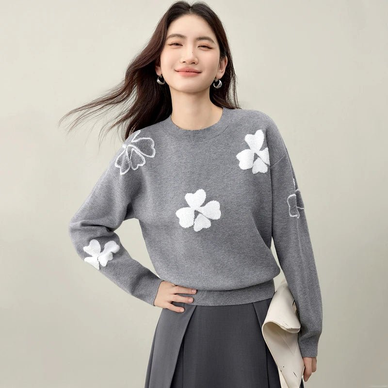Clover-Motif Crew-Neck Sweater