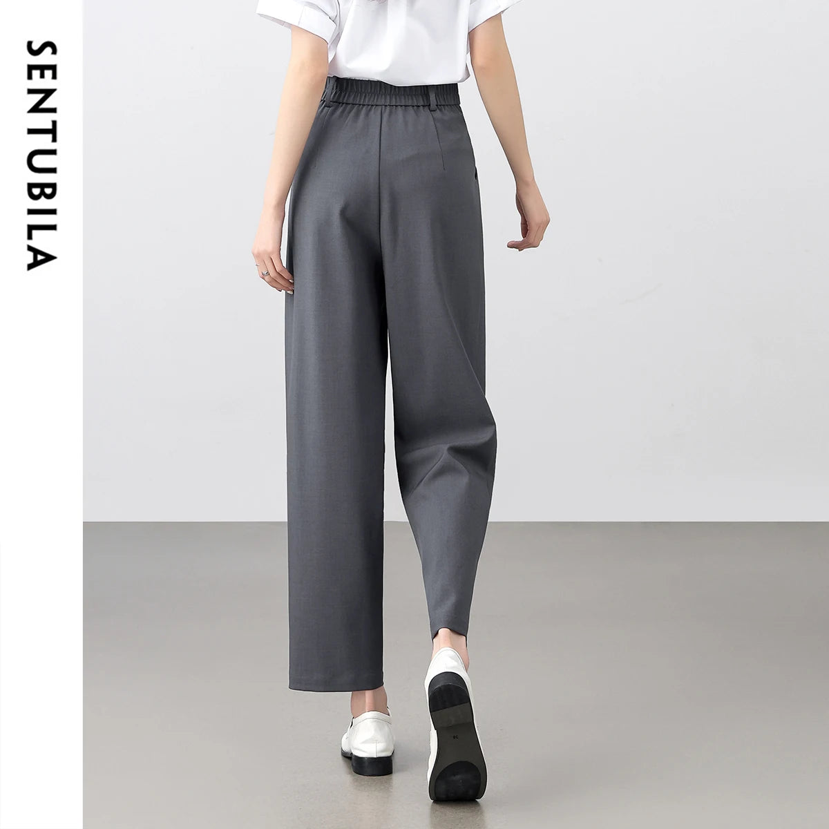 Pleated Tapered Pants