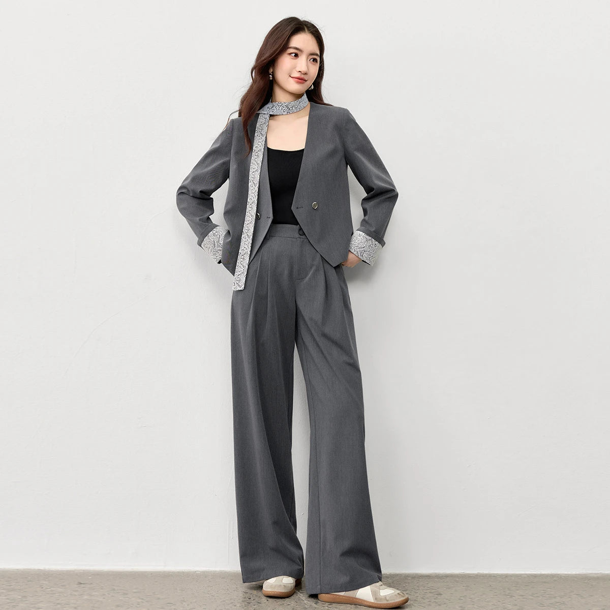 Contrast-Trim Blazer and Pants Set