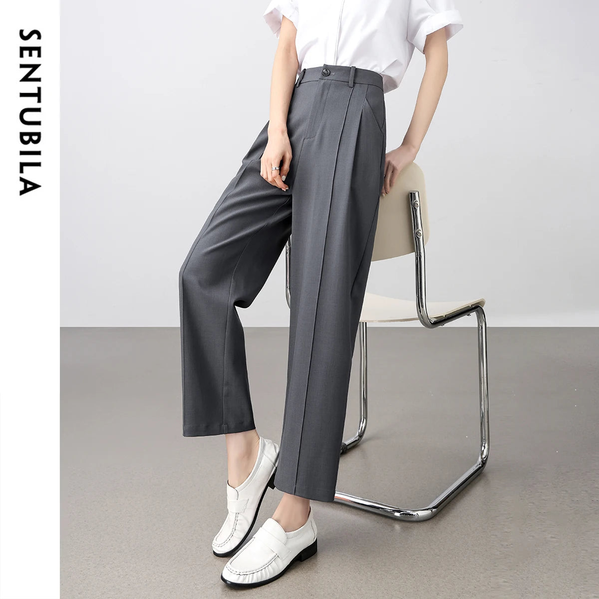 Pleated Tapered Pants